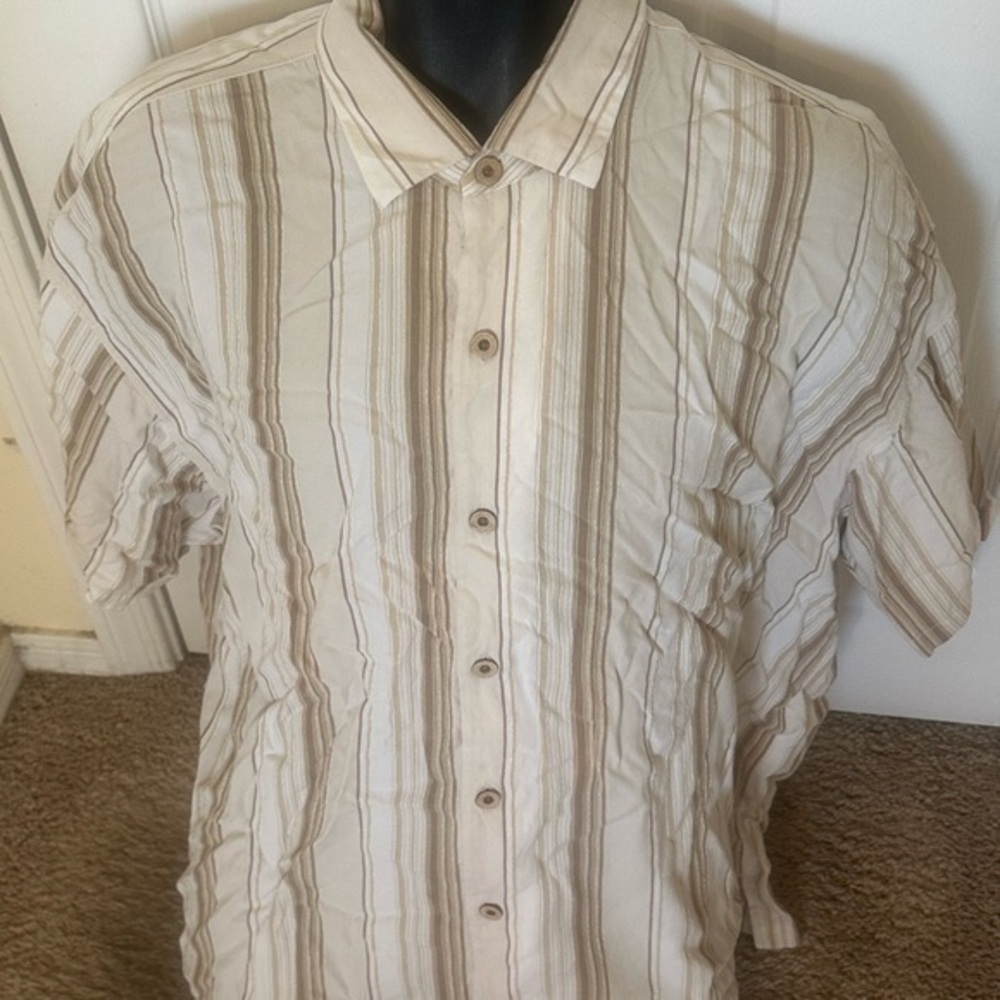 Men’s used Tommy Bahama size XXL button front shirt